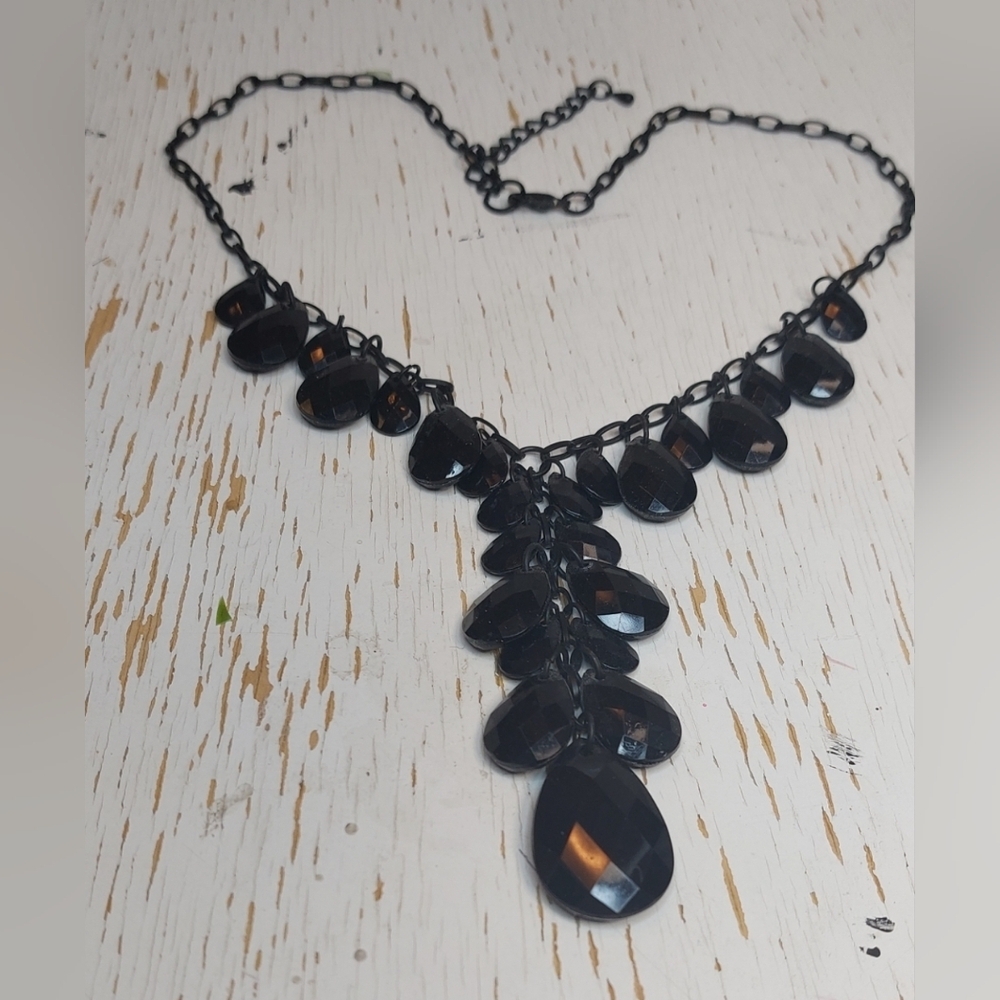 Black Glass Beaded Y Necklace Black Chain and Hanging Tear Drops Jewelry Preppy - Picture 5 of 7